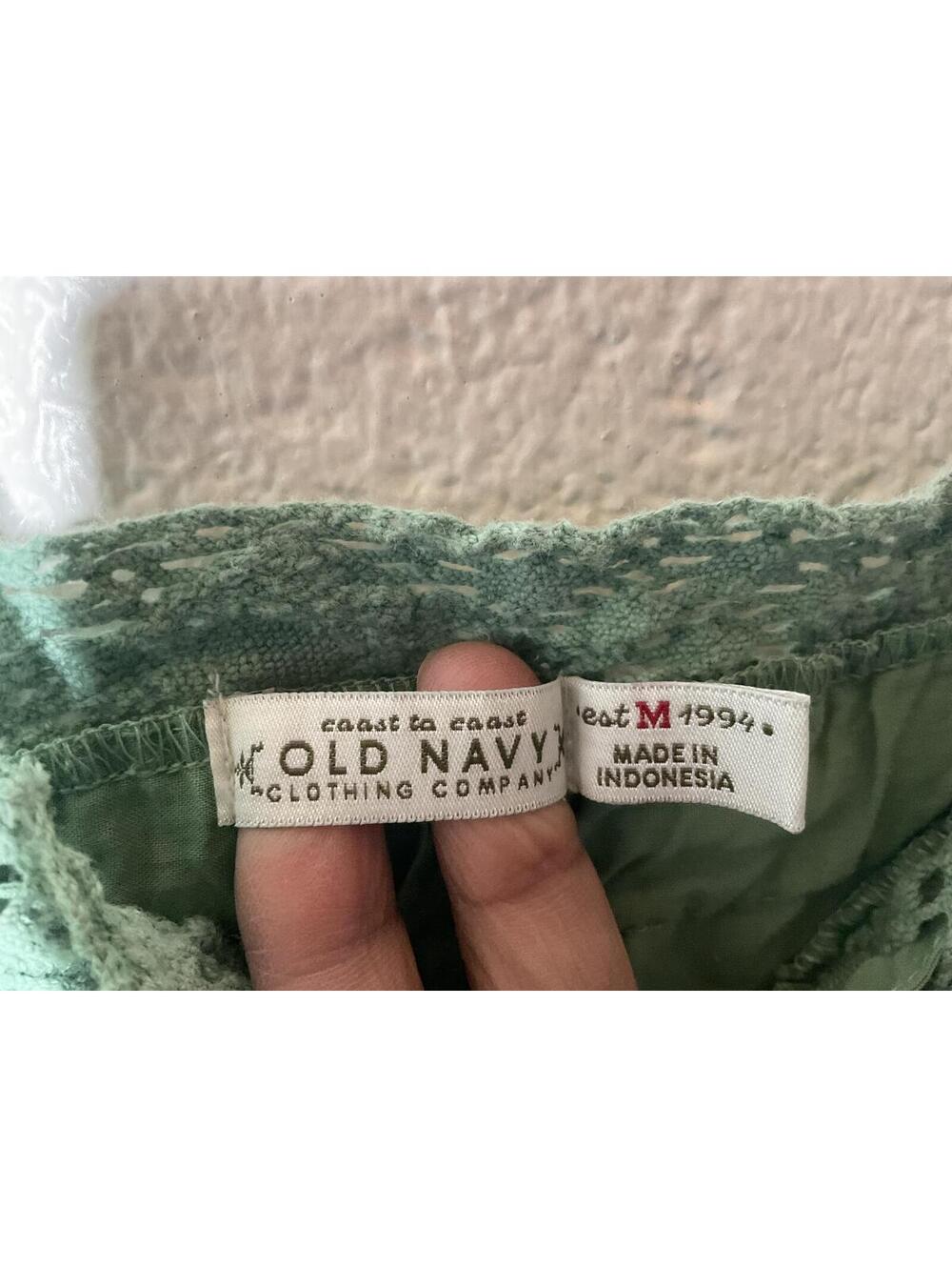< Vintage Old Navy Green Lace Trimmed Cotton Camisole Tank Top > - Picture 2 of 4